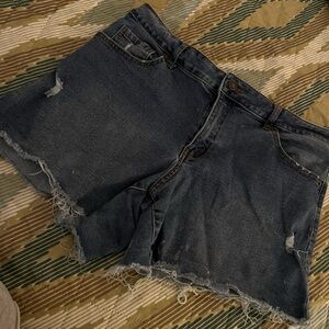 I’m selling jean shorts. they haven’t been worn more than 2 times.